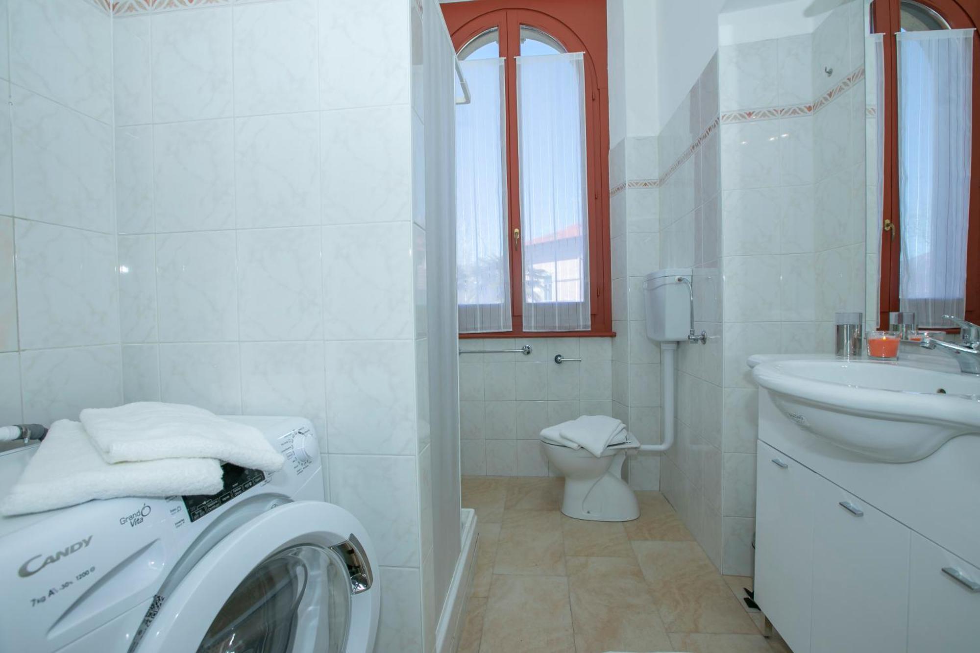 Residenza Gardenia Lake View Luino Center - Happy Rentals Kültér fotó