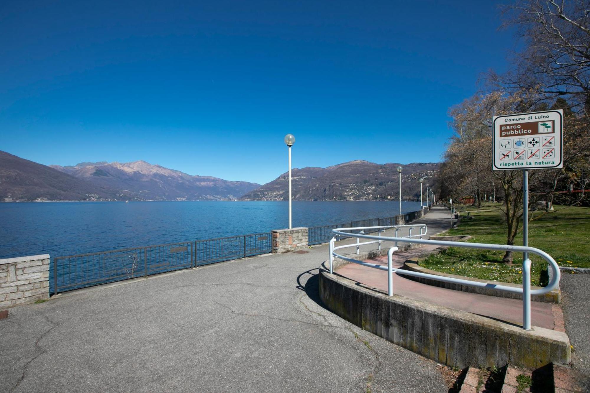 Residenza Gardenia Lake View Luino Center - Happy Rentals Kültér fotó