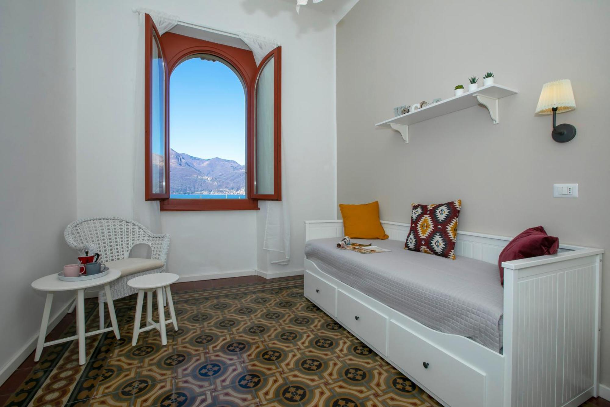 Residenza Gardenia Lake View Luino Center - Happy Rentals Kültér fotó